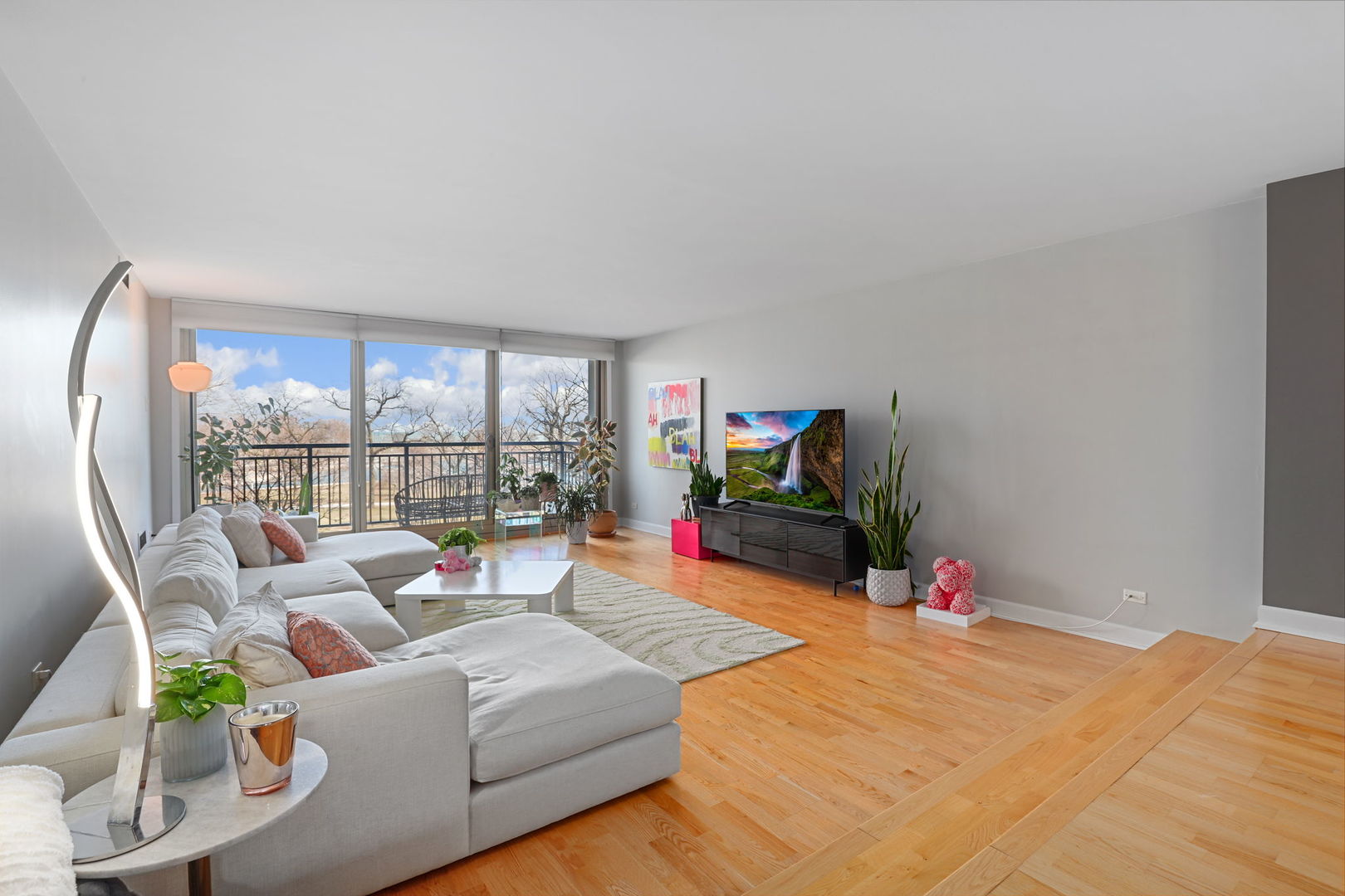 3470 N Lake Shore Drive Unit: 5A