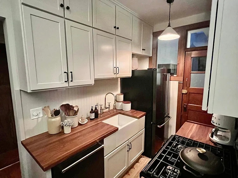 3706 N Lakewood Avenue Unit: 3