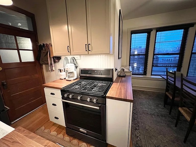 3706 N Lakewood Avenue Unit: 3