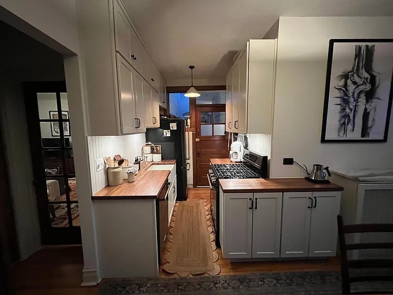 3706 N Lakewood Avenue Unit: 3