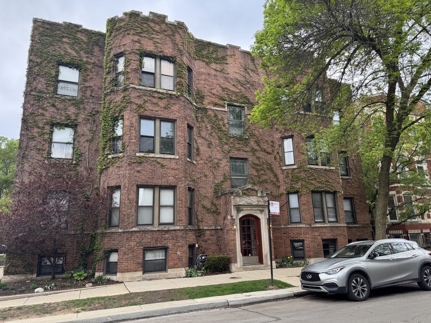 3706 N Lakewood Avenue Unit: 3