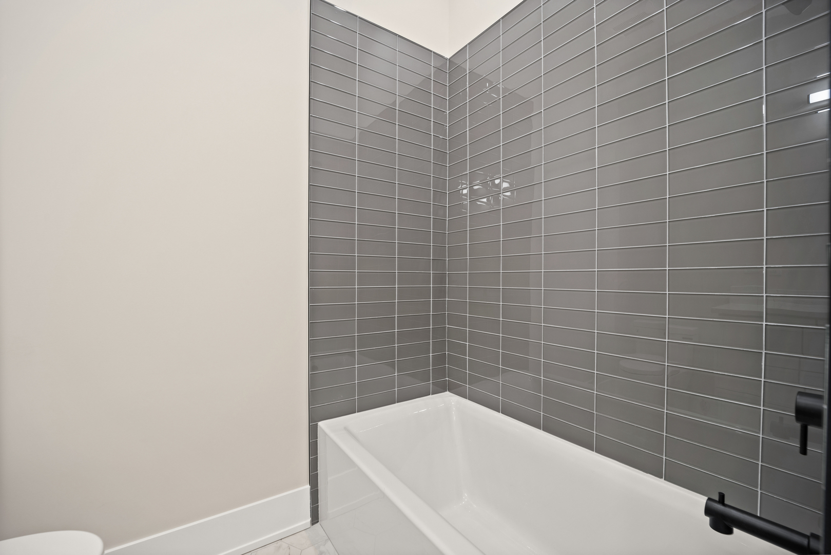 4347 N Richmond Avenue Unit: 3S