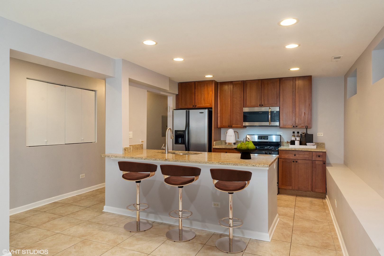 1420 W Grand Avenue Unit: G