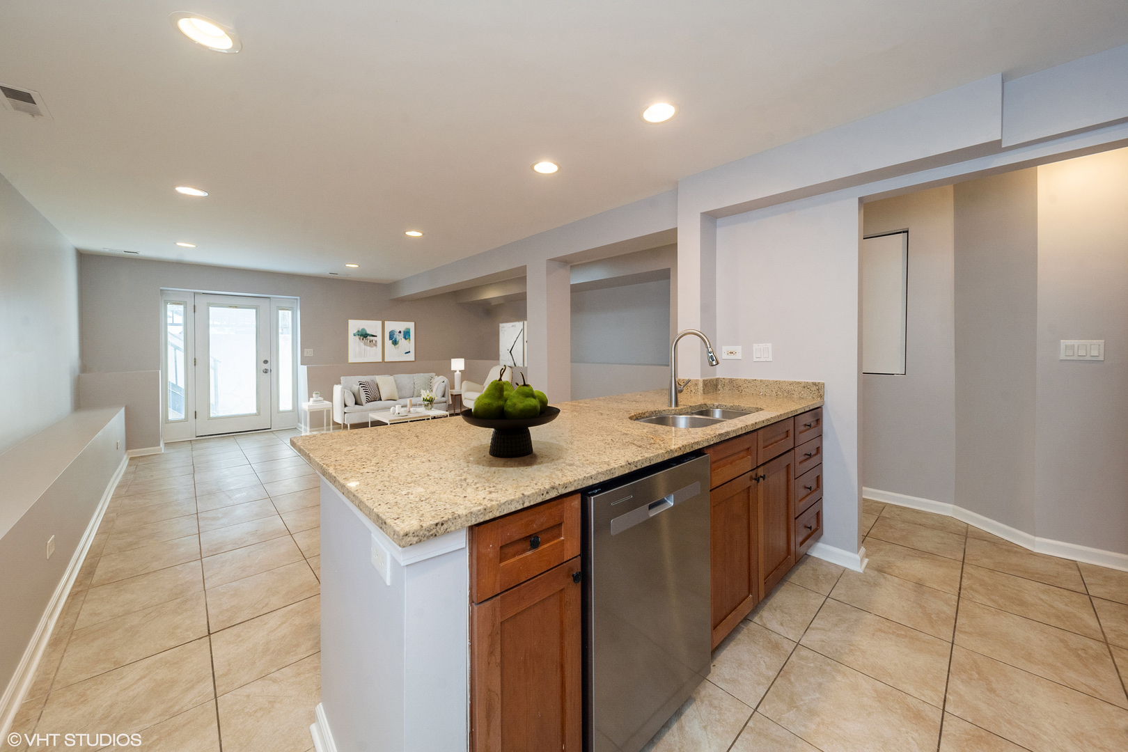 1420 W Grand Avenue Unit: G