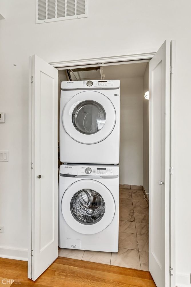 1022 N Ashland Avenue Unit: 2