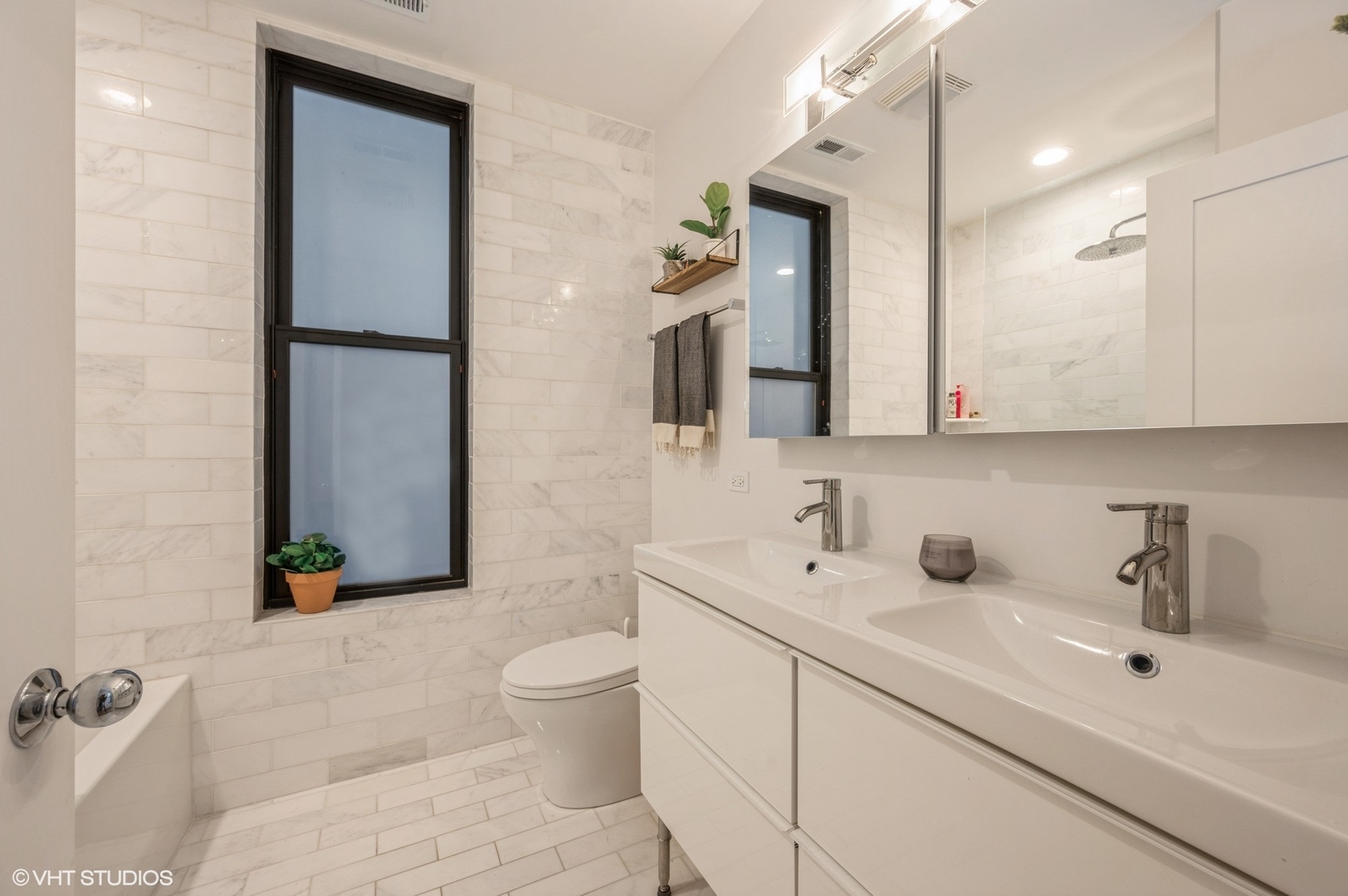 1022 N Ashland Avenue Unit: 2