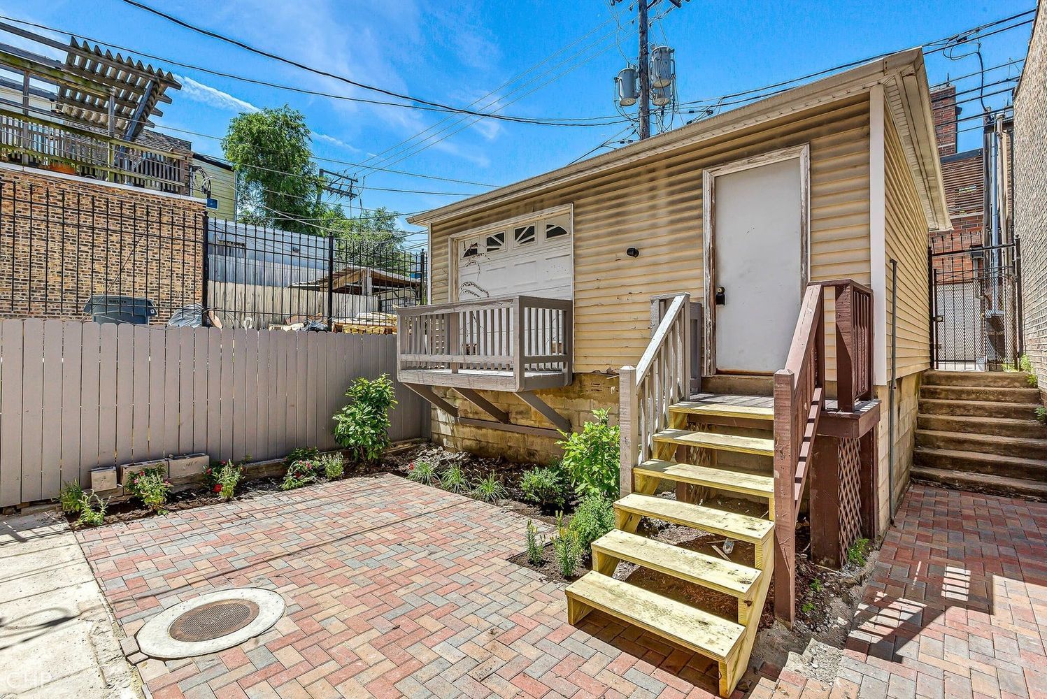 1022 N Ashland Avenue Unit: 2