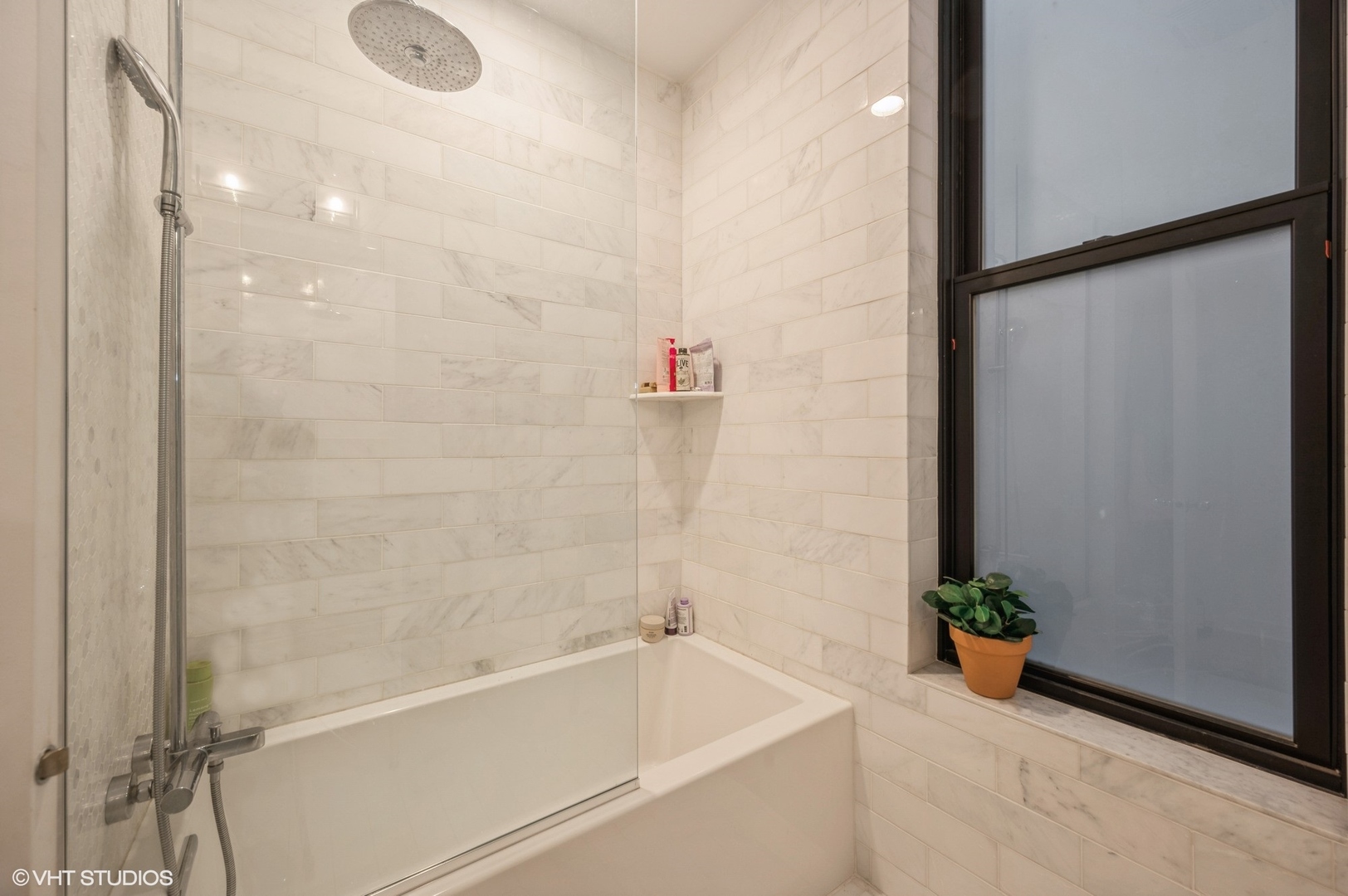 1022 N Ashland Avenue Unit: 2