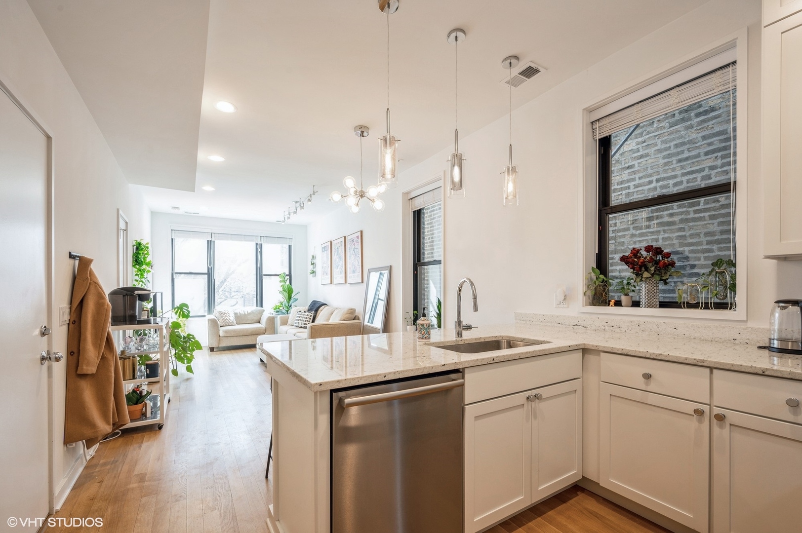 1022 N Ashland Avenue Unit: 2