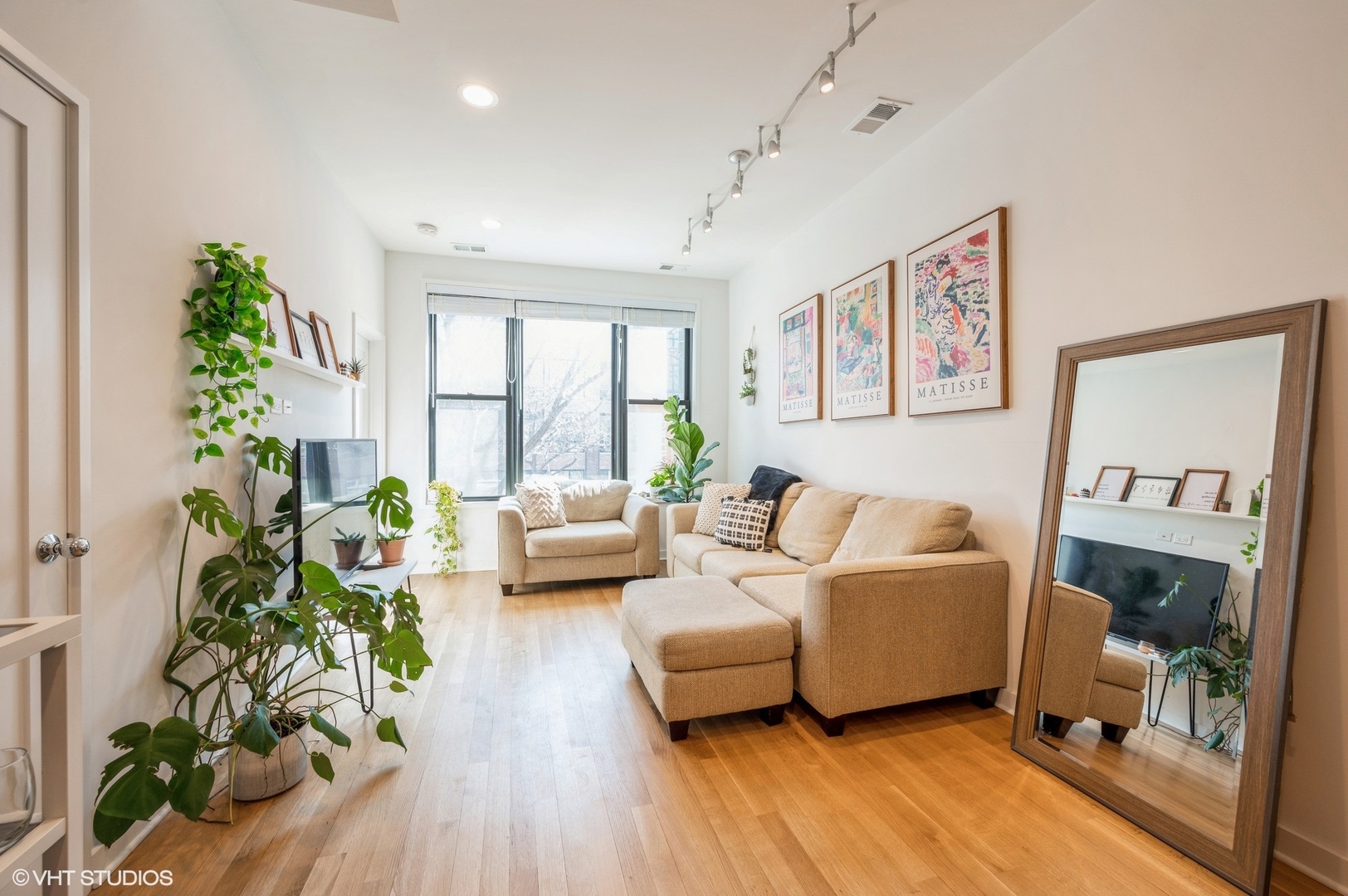 1022 N Ashland Avenue Unit: 2
