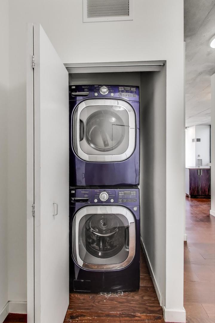 235 W VAN BUREN Street Unit: 1414