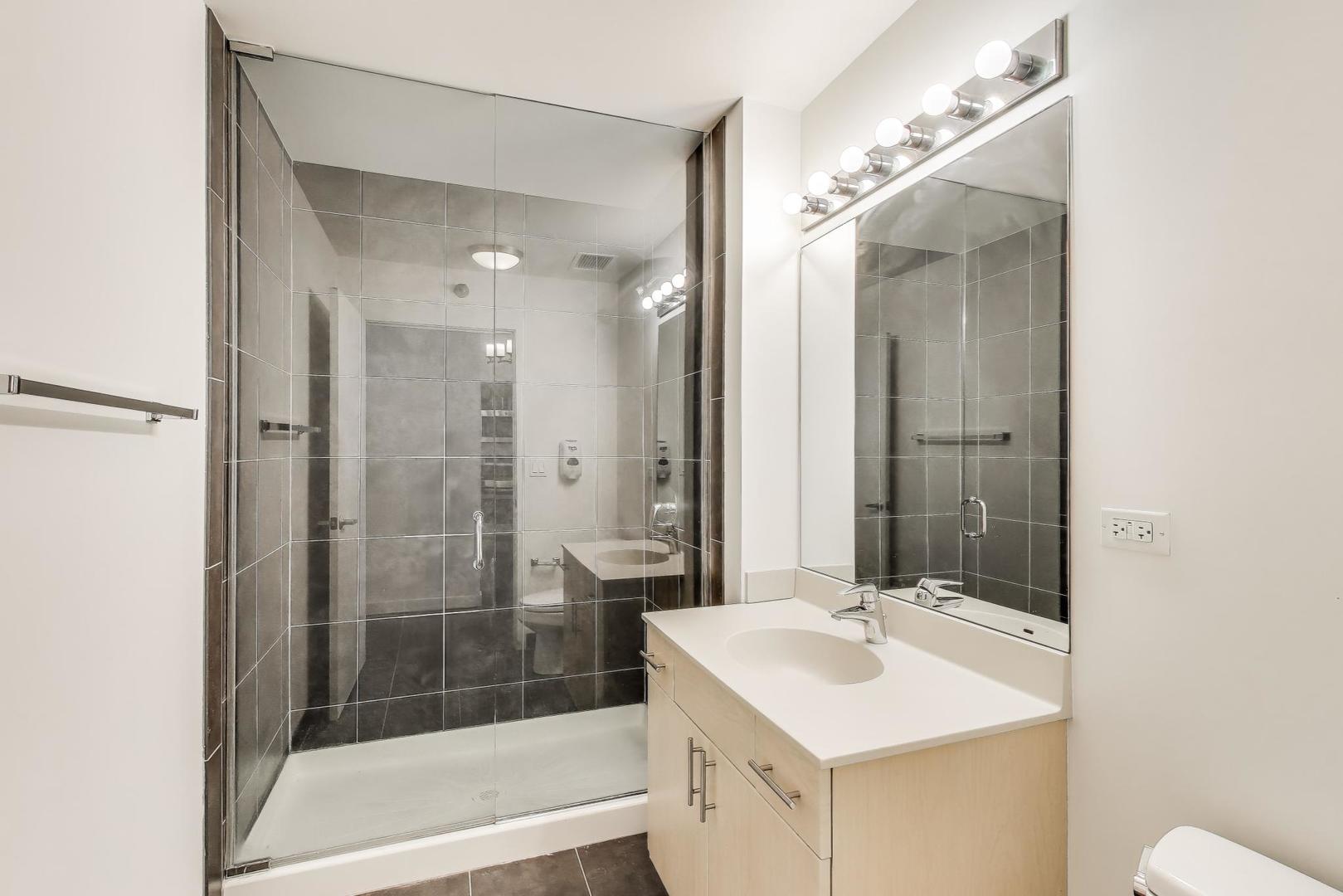 235 W VAN BUREN Street Unit: 1414