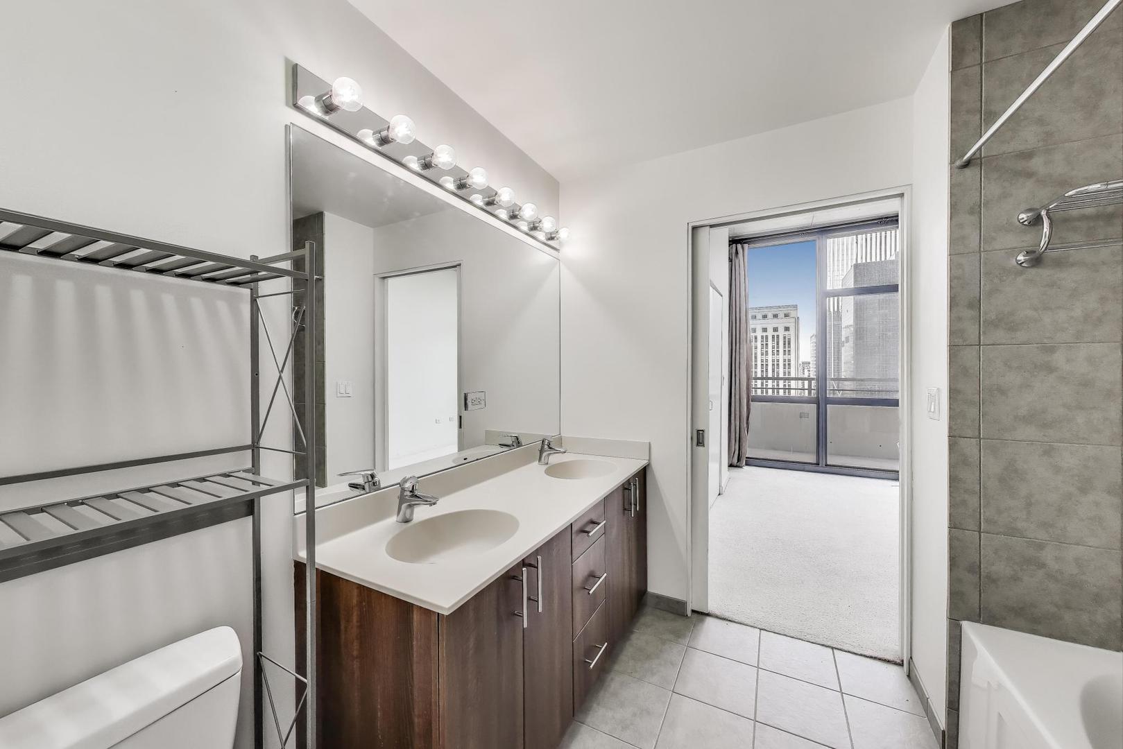 235 W VAN BUREN Street Unit: 1414