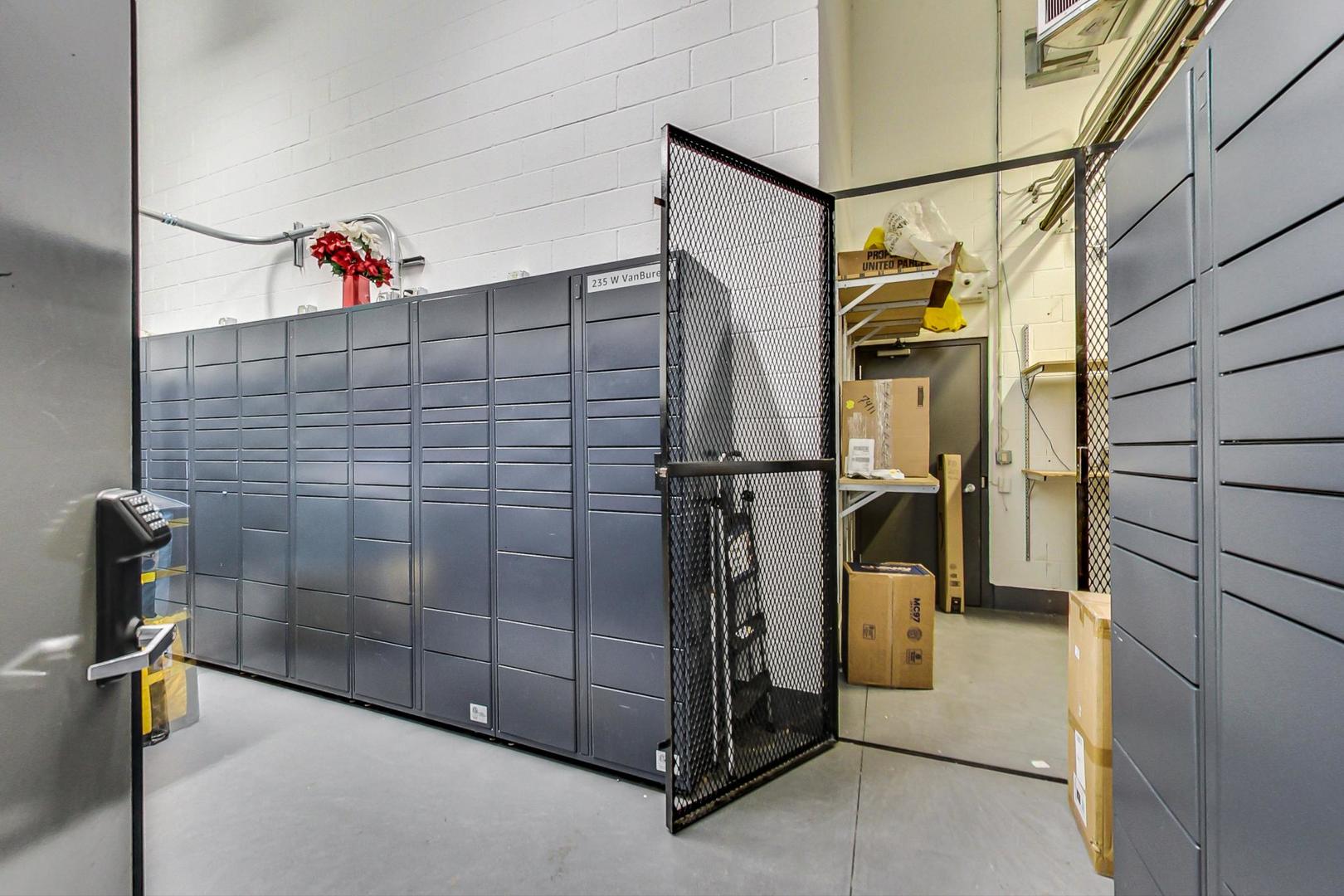 235 W VAN BUREN Street Unit: 1414