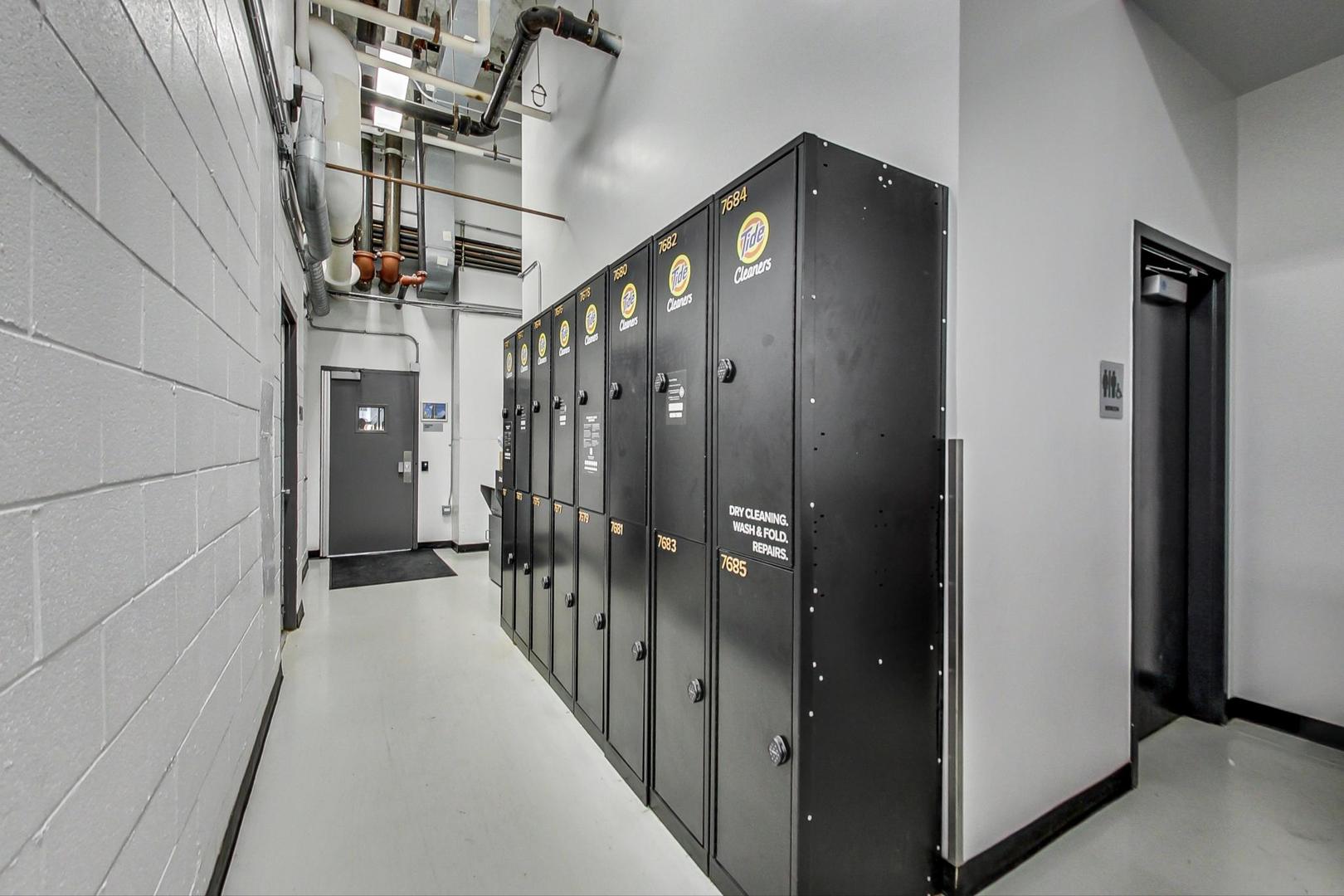 235 W VAN BUREN Street Unit: 1414