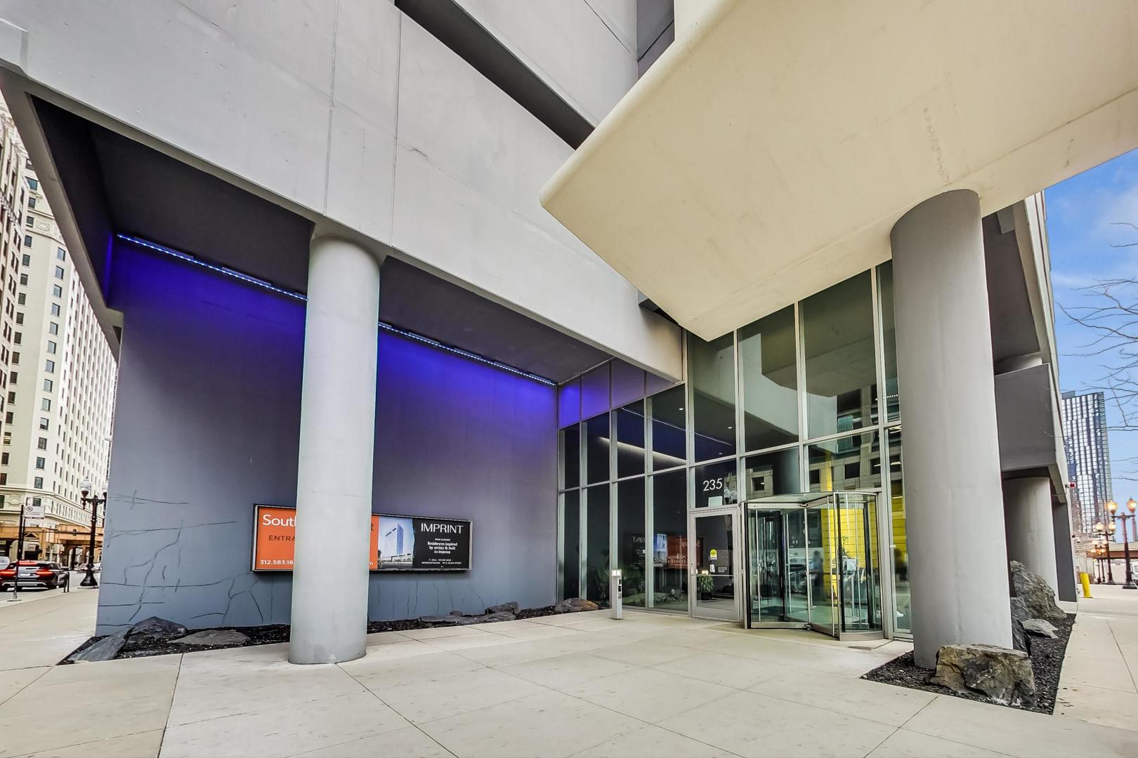 235 W VAN BUREN Street Unit: 1414