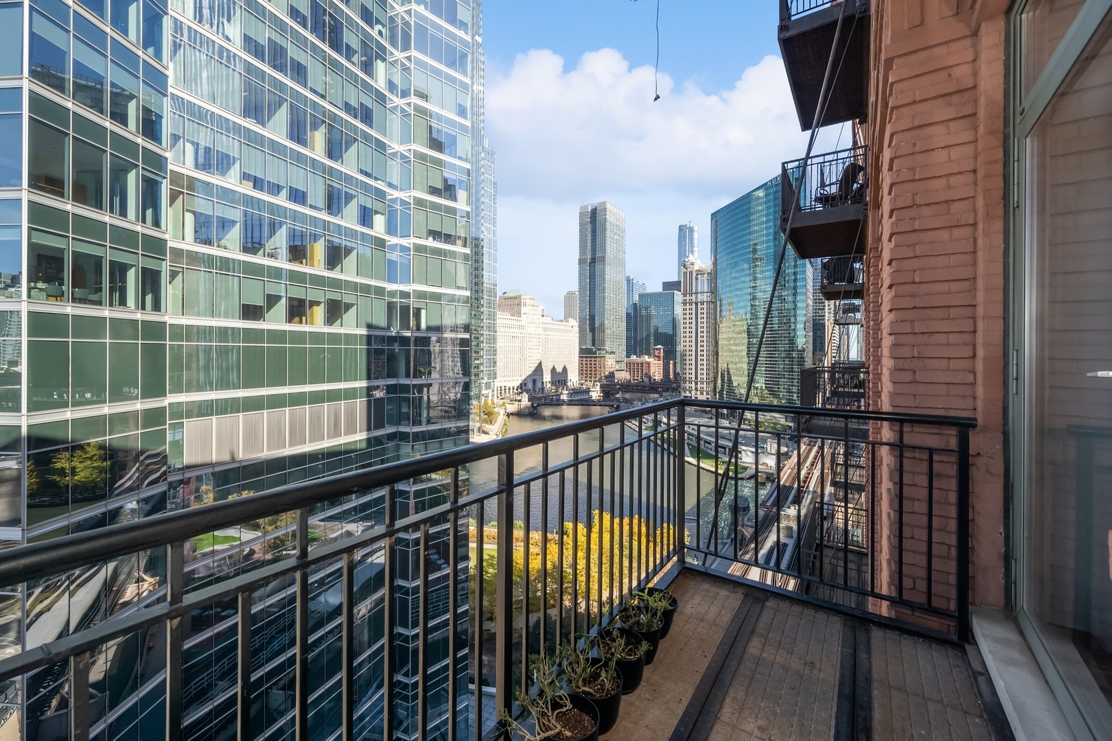 165 N Canal Street Unit: 1309