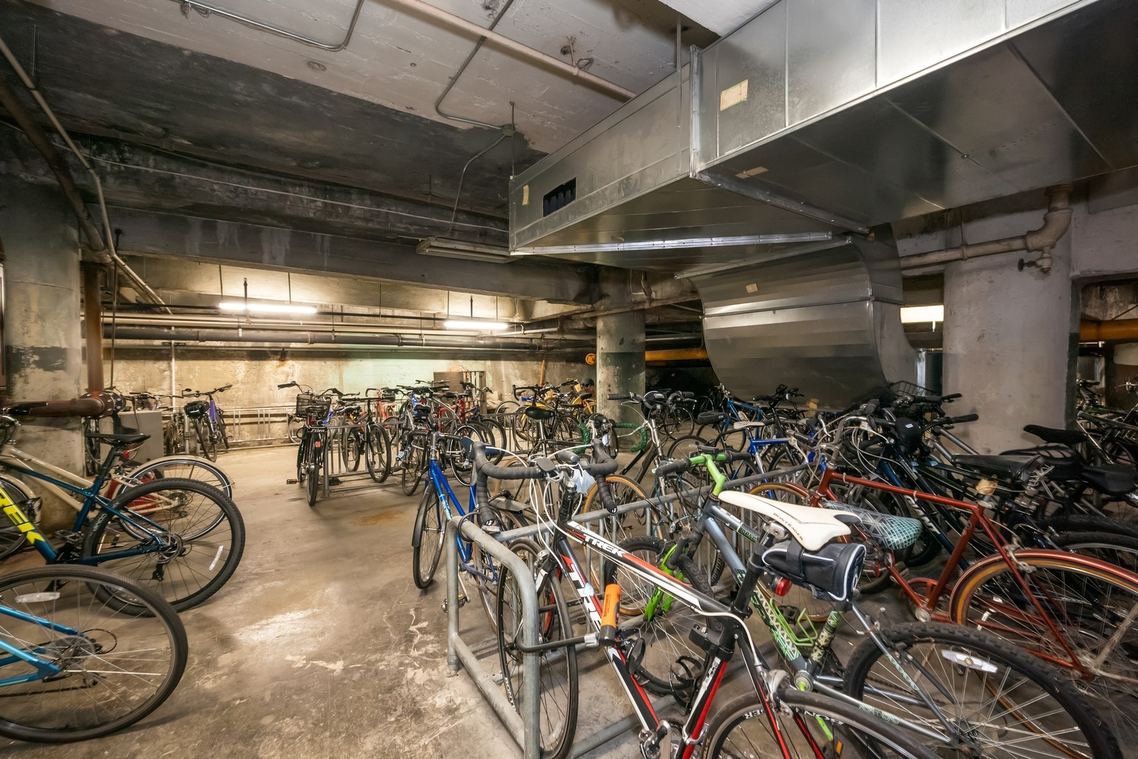 165 N Canal Street Unit: 1309