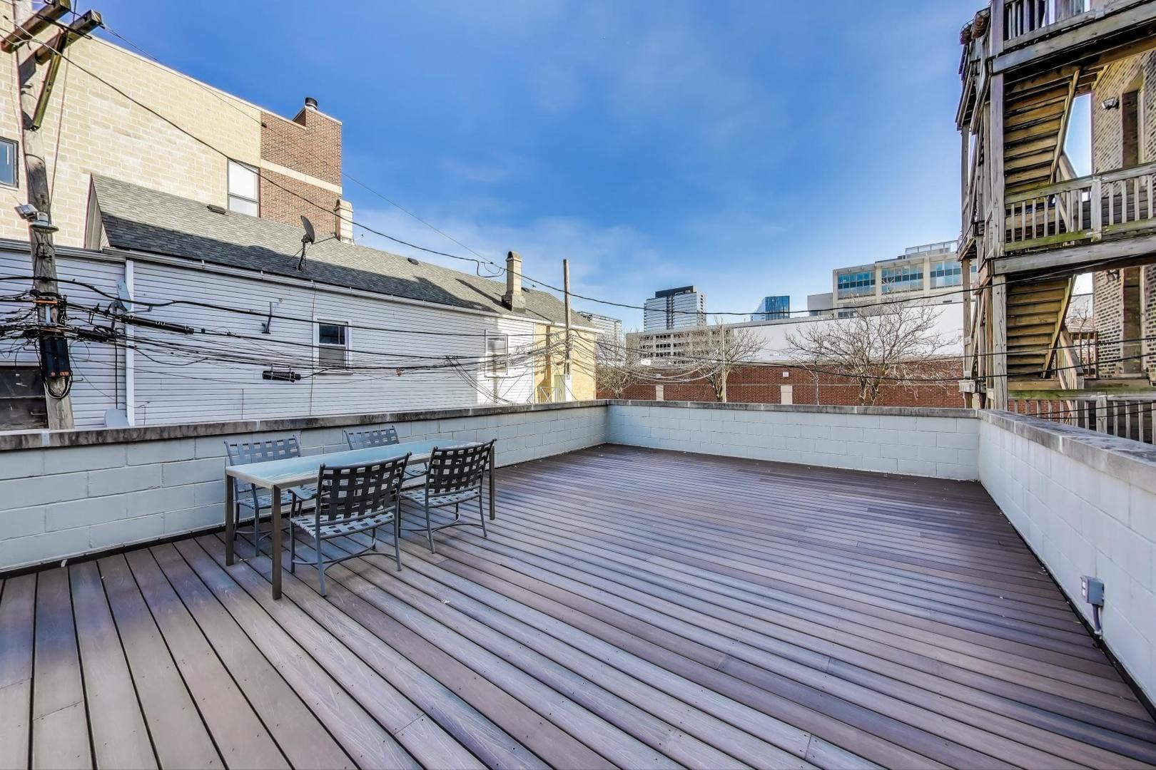1703 N Sheffield Avenue Unit: 2