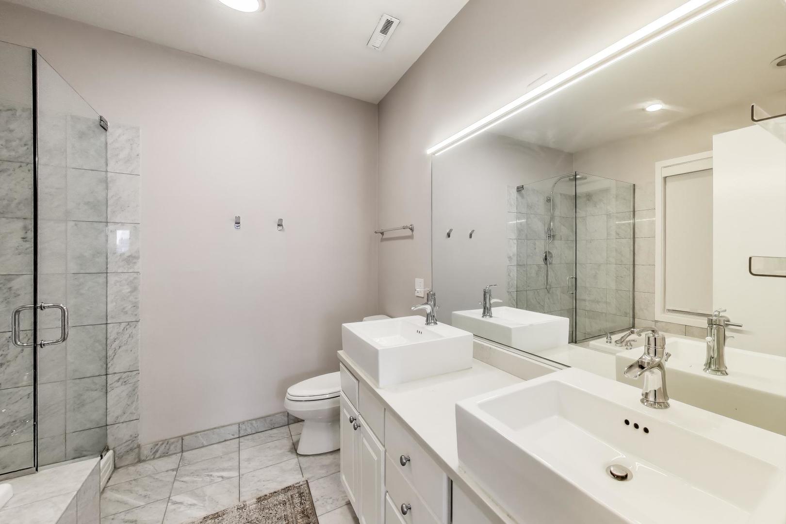 1703 N Sheffield Avenue Unit: 2