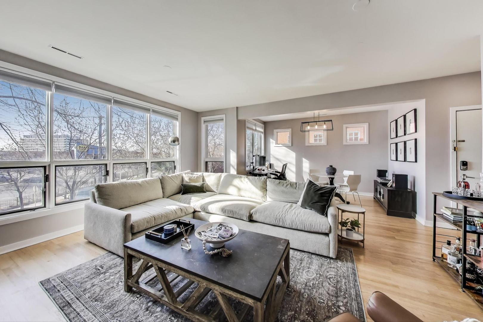 1703 N Sheffield Avenue Unit: 2