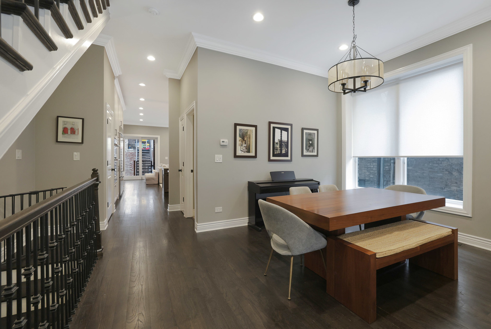 610 W Oakdale Avenue