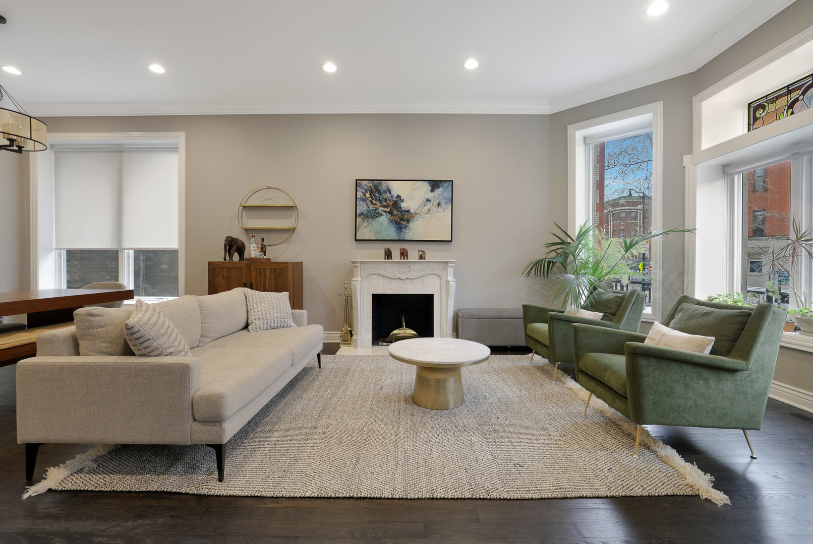 610 W Oakdale Avenue