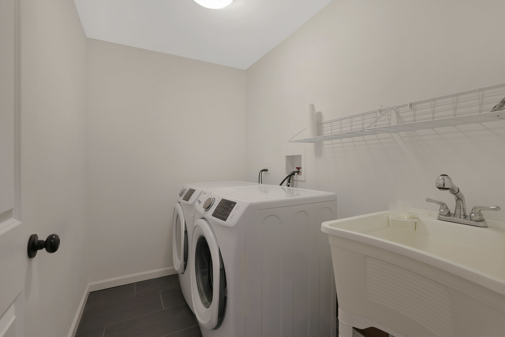 610 W Oakdale Avenue