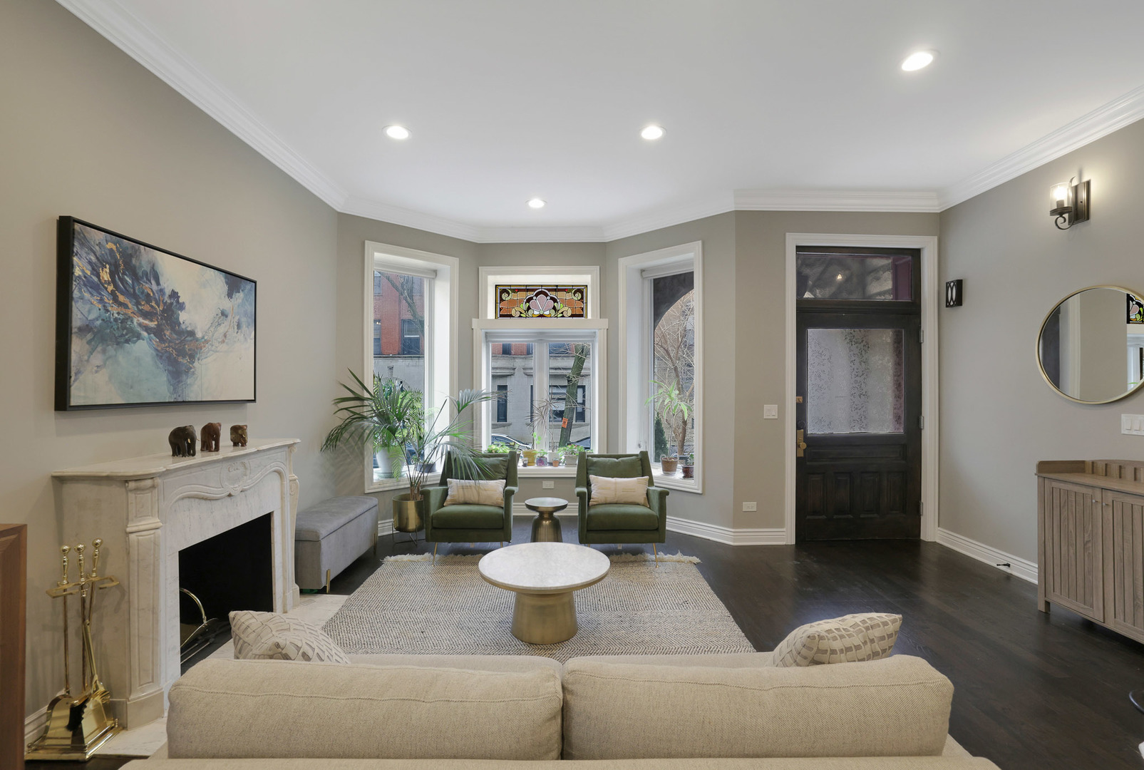 610 W Oakdale Avenue