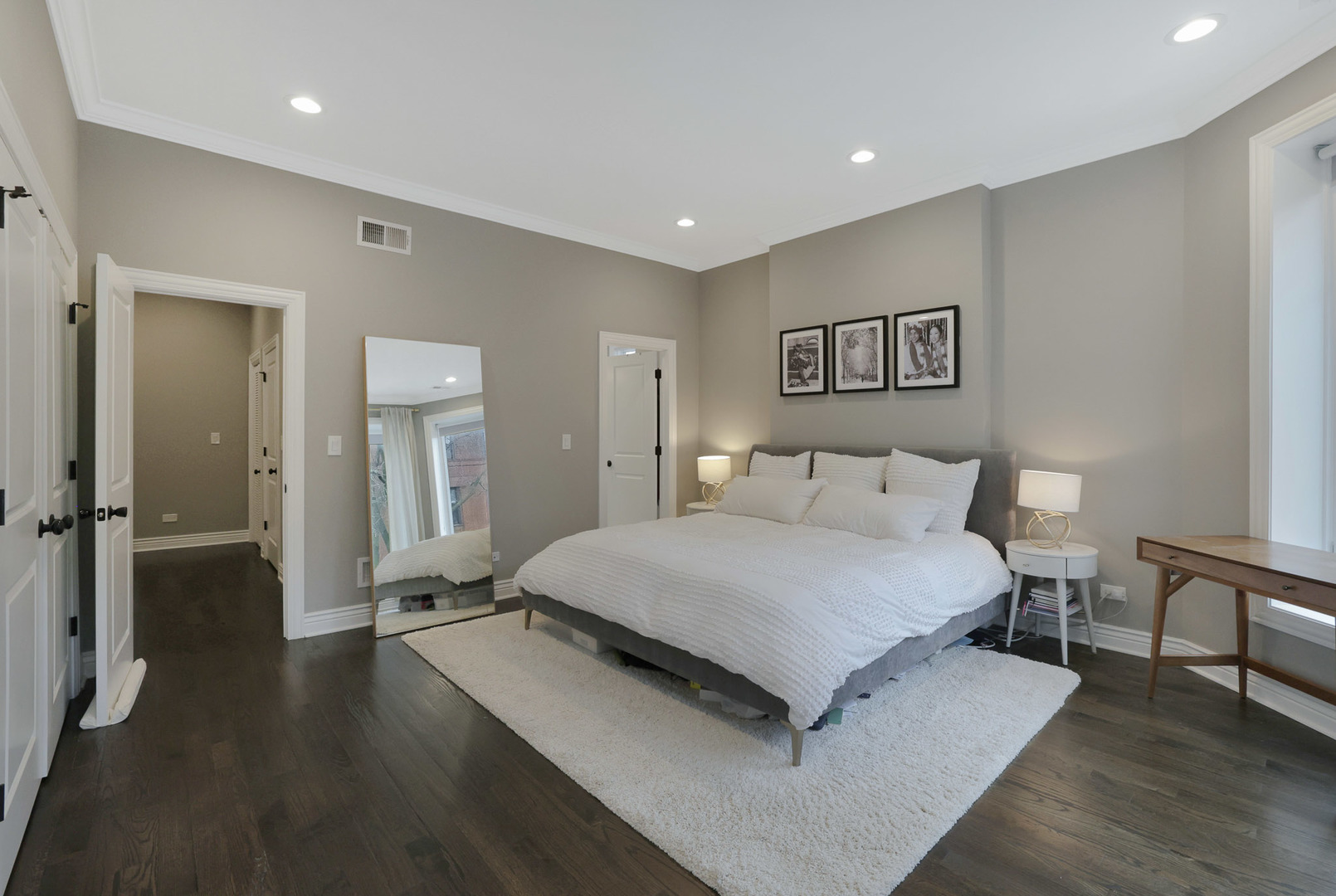 610 W Oakdale Avenue