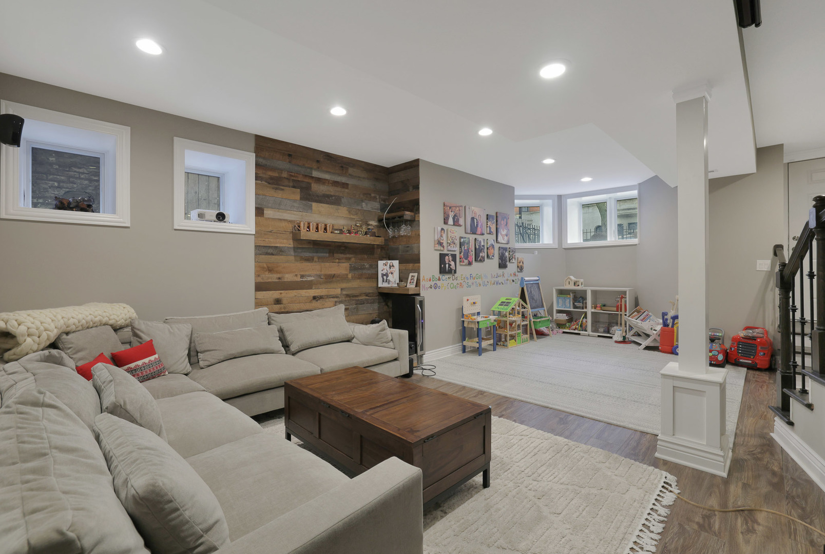 610 W Oakdale Avenue