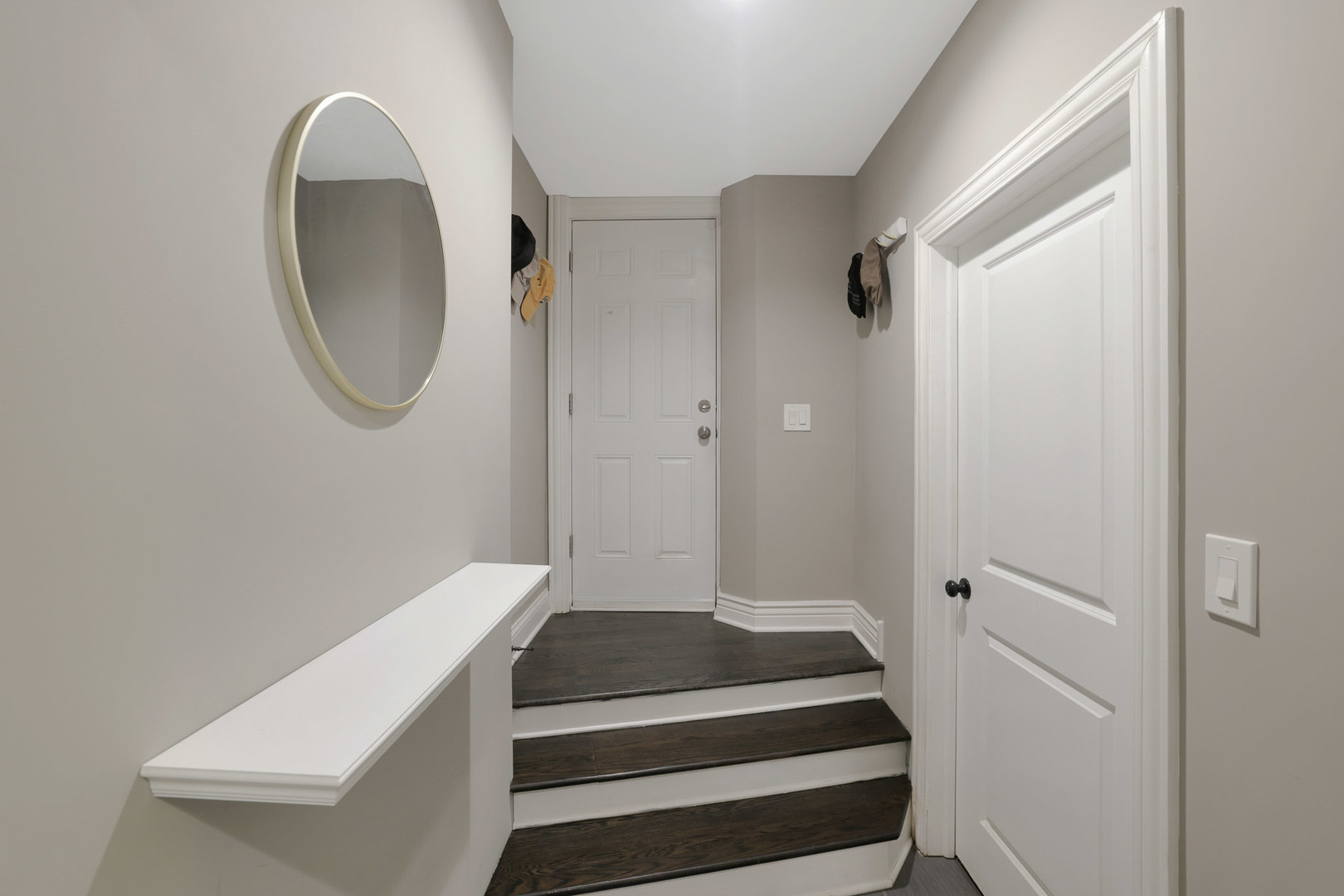 610 W Oakdale Avenue