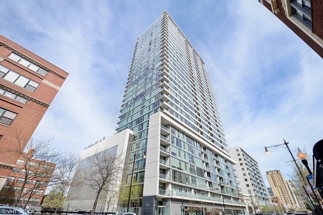 1720 S Michigan Avenue Unit: 205