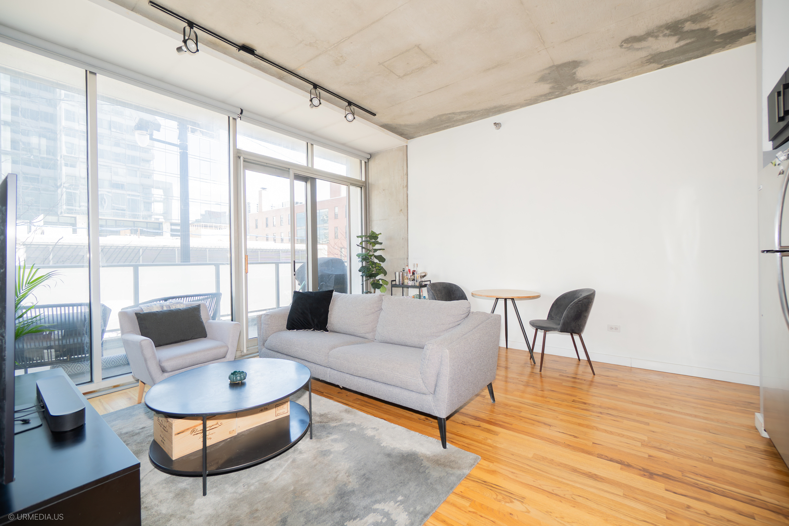 1720 S Michigan Avenue Unit: 205