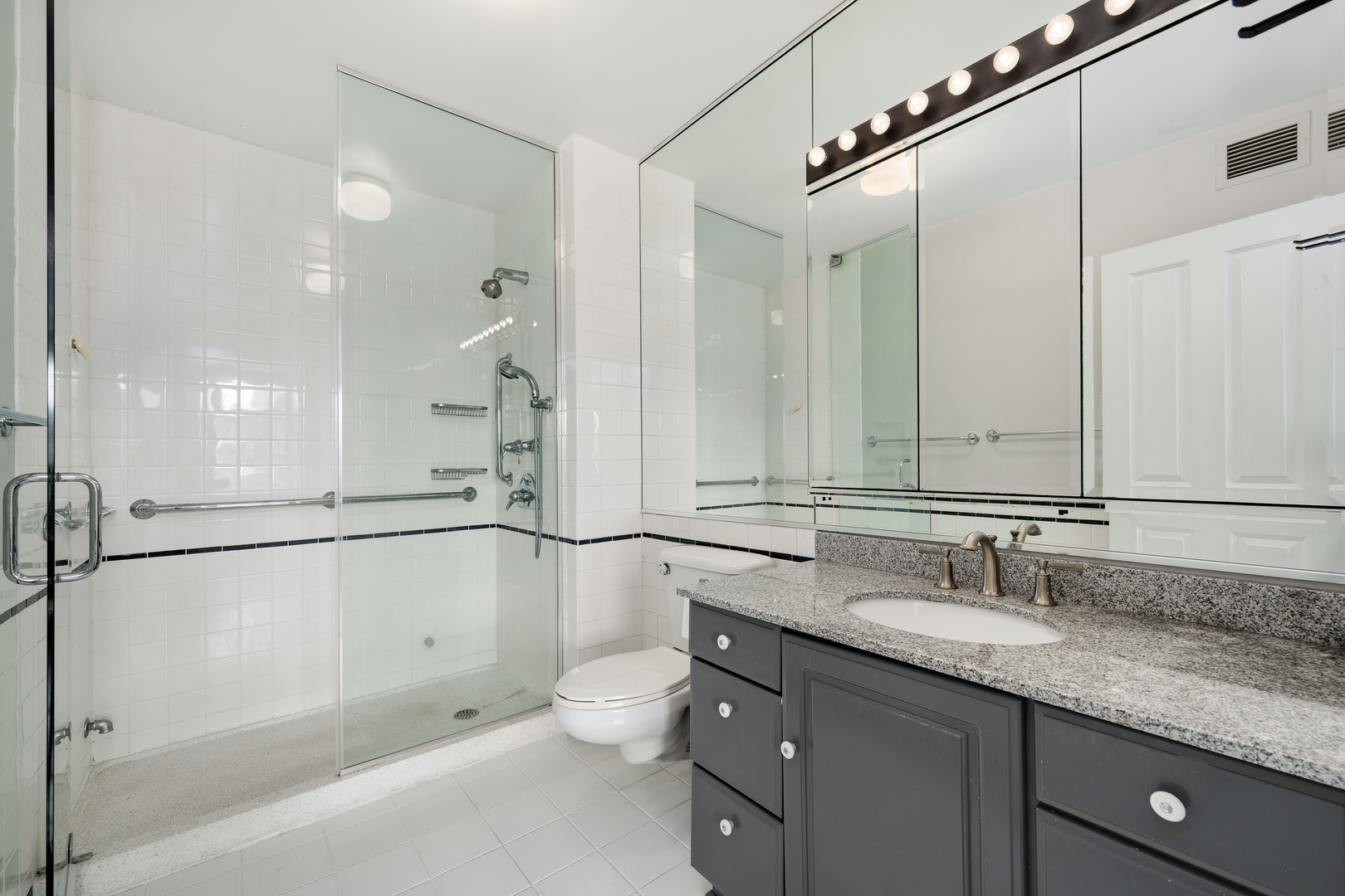 1445 N State Parkway Unit: 2502