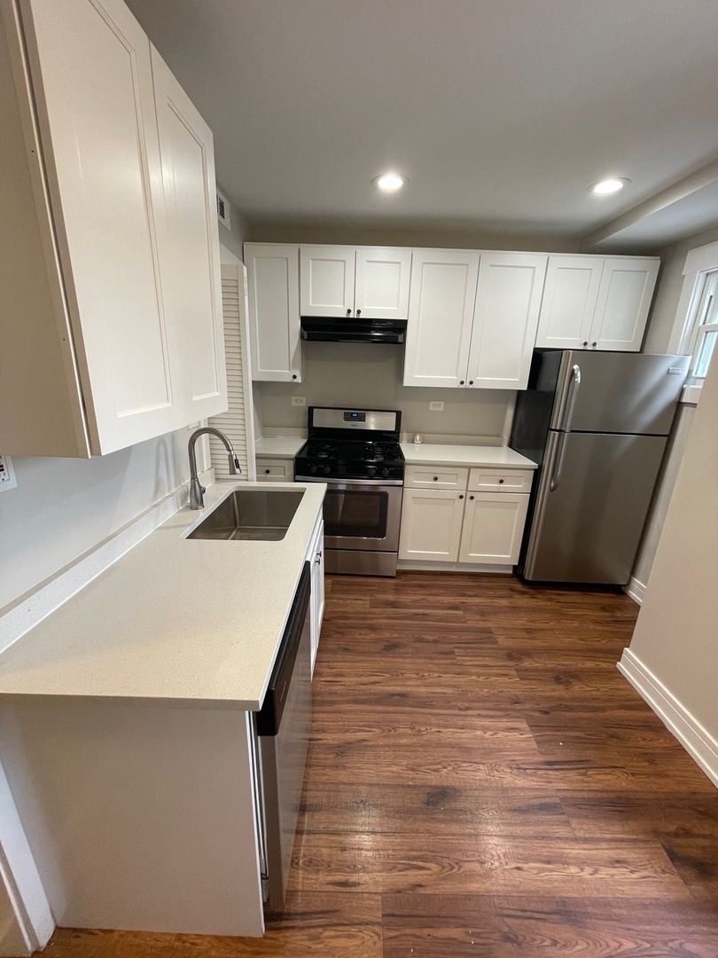 3407 N LOWELL Avenue