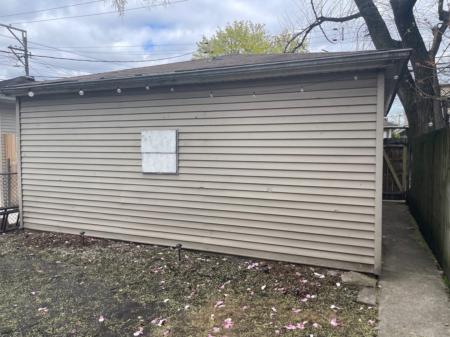 3407 N LOWELL Avenue