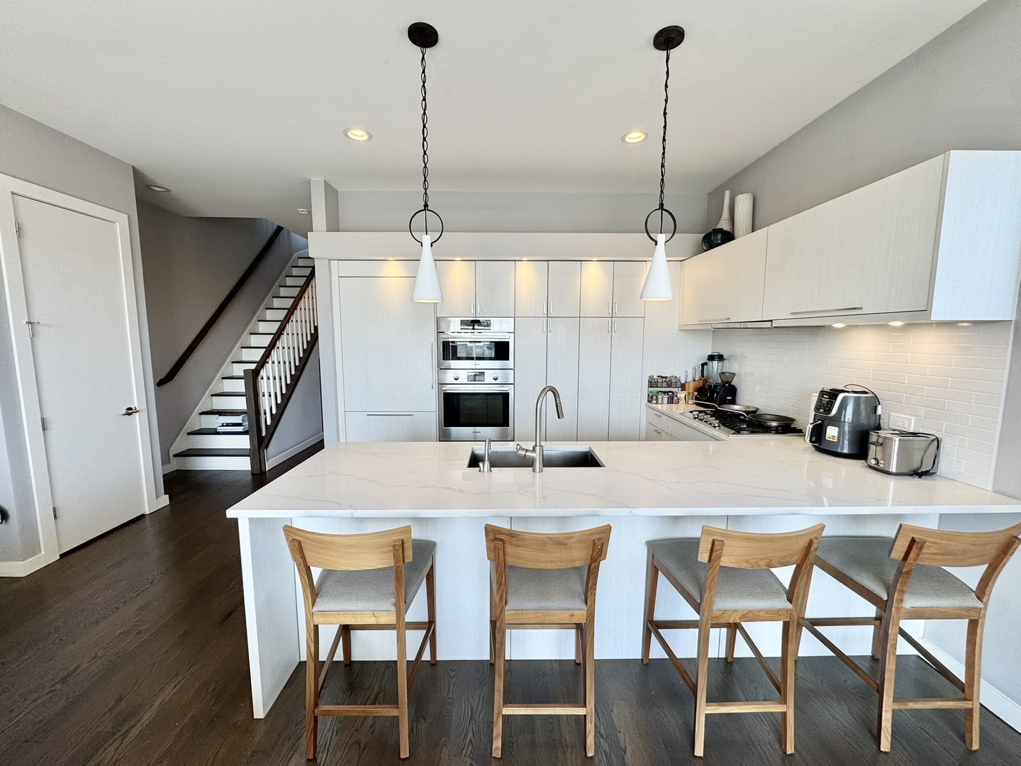 1814 W Augusta Boulevard Unit: 3