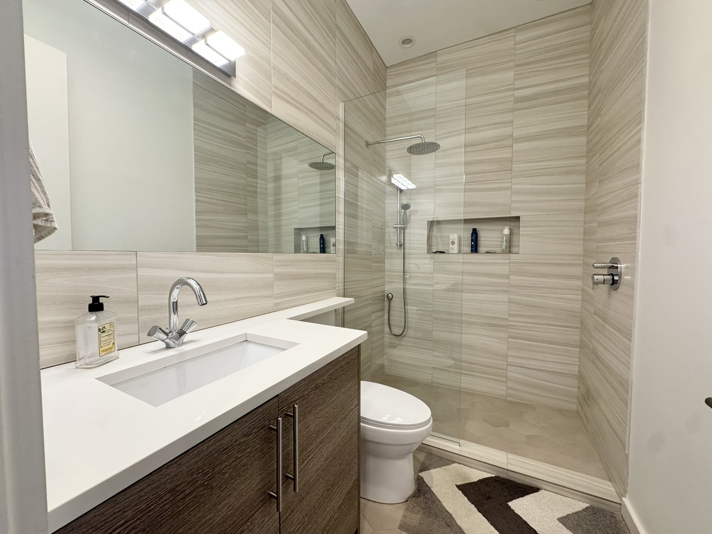 1814 W Augusta Boulevard Unit: 3