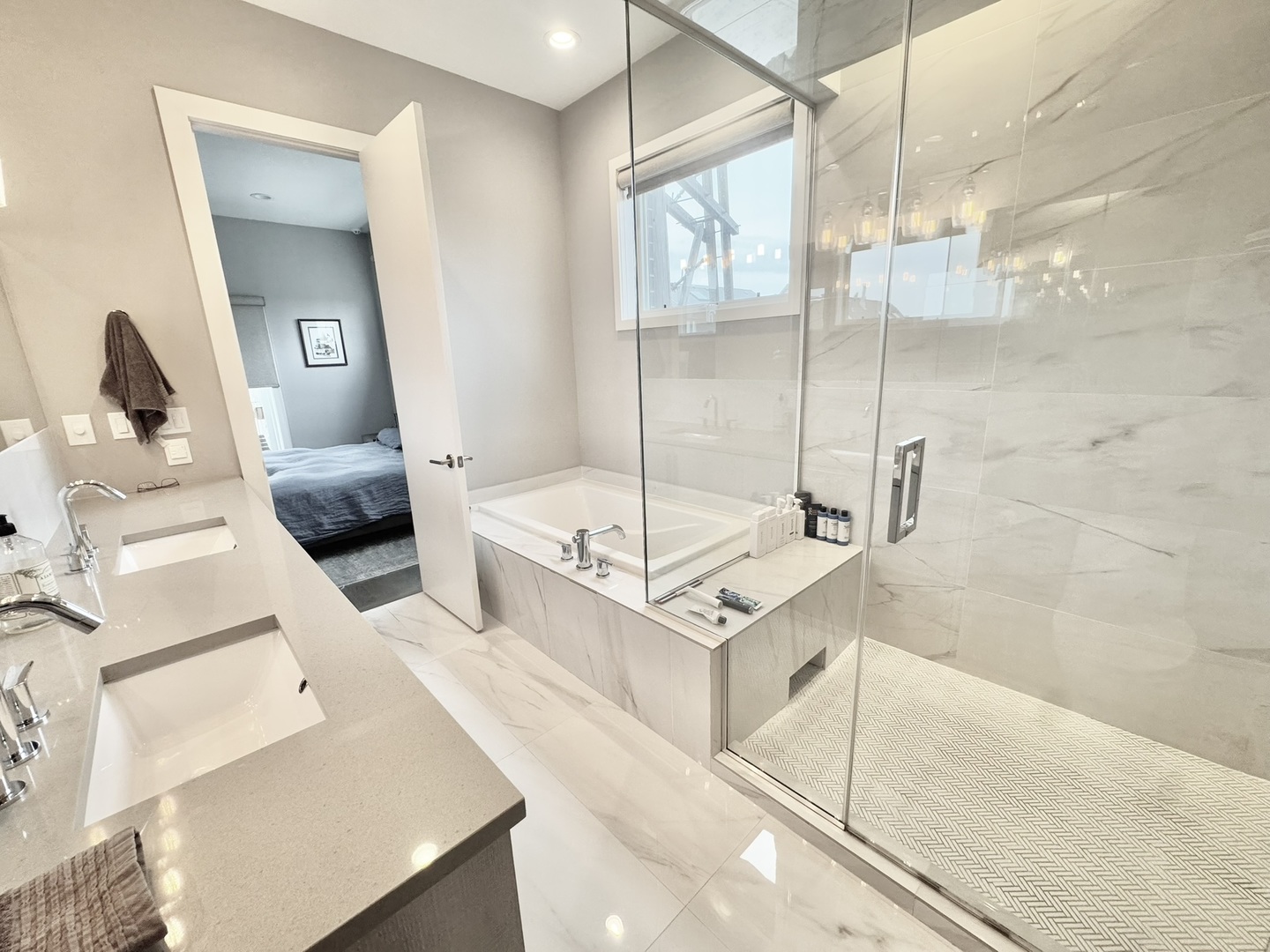 1814 W Augusta Boulevard Unit: 3