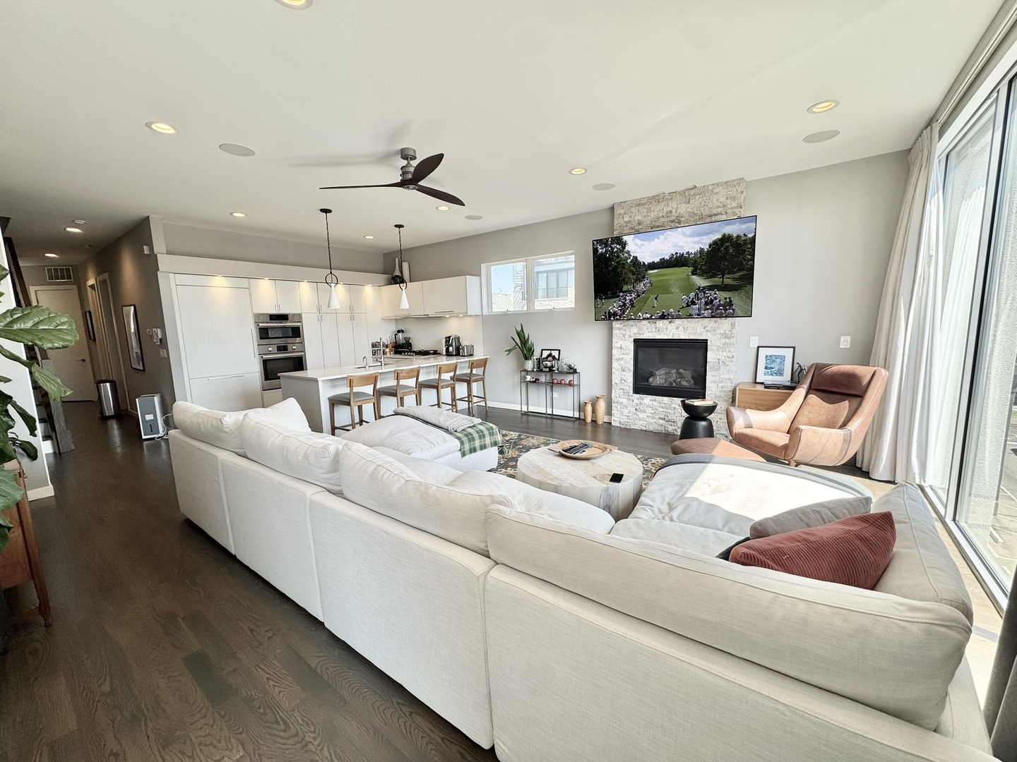 1814 W Augusta Boulevard Unit: 3