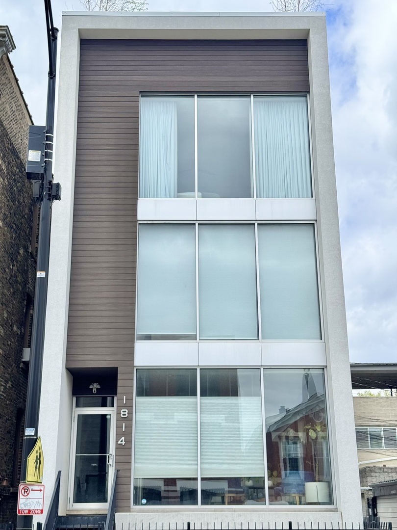 1814 W Augusta Boulevard Unit: 3