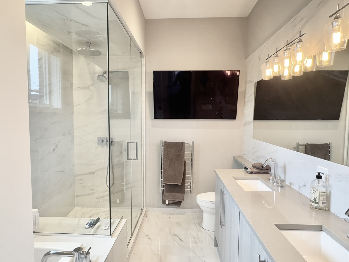 1814 W Augusta Boulevard Unit: 3