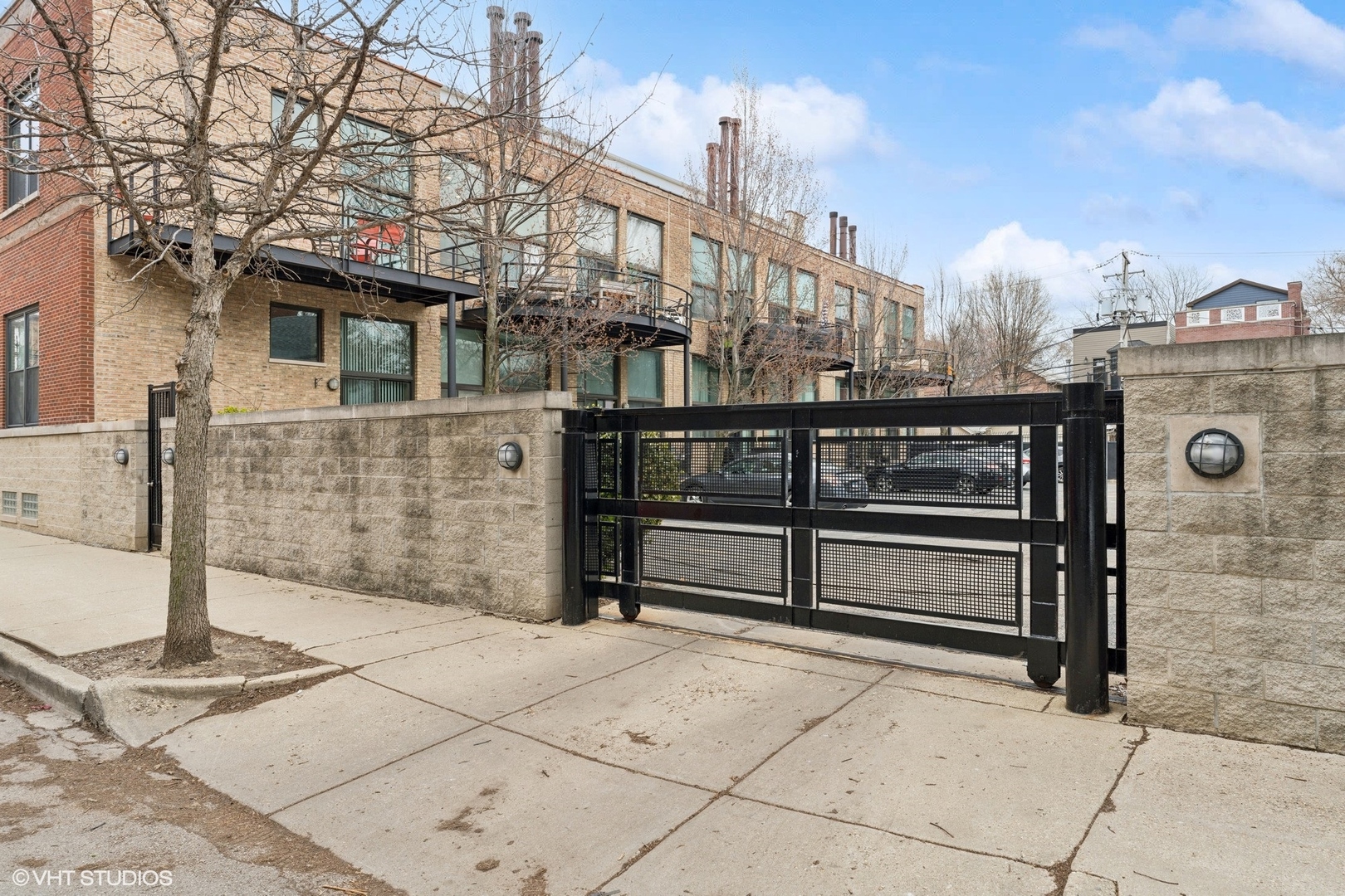2343 N GREENVIEW Avenue Unit: 101
