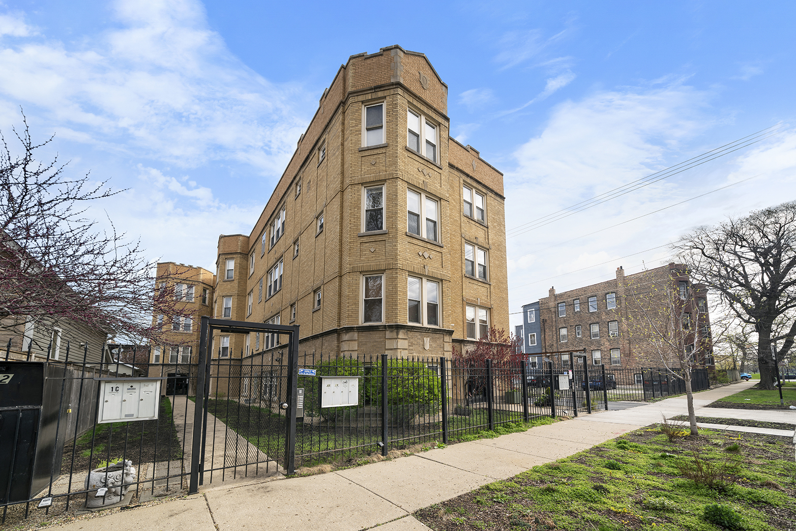 3222 W Beach Avenue Unit: 2C