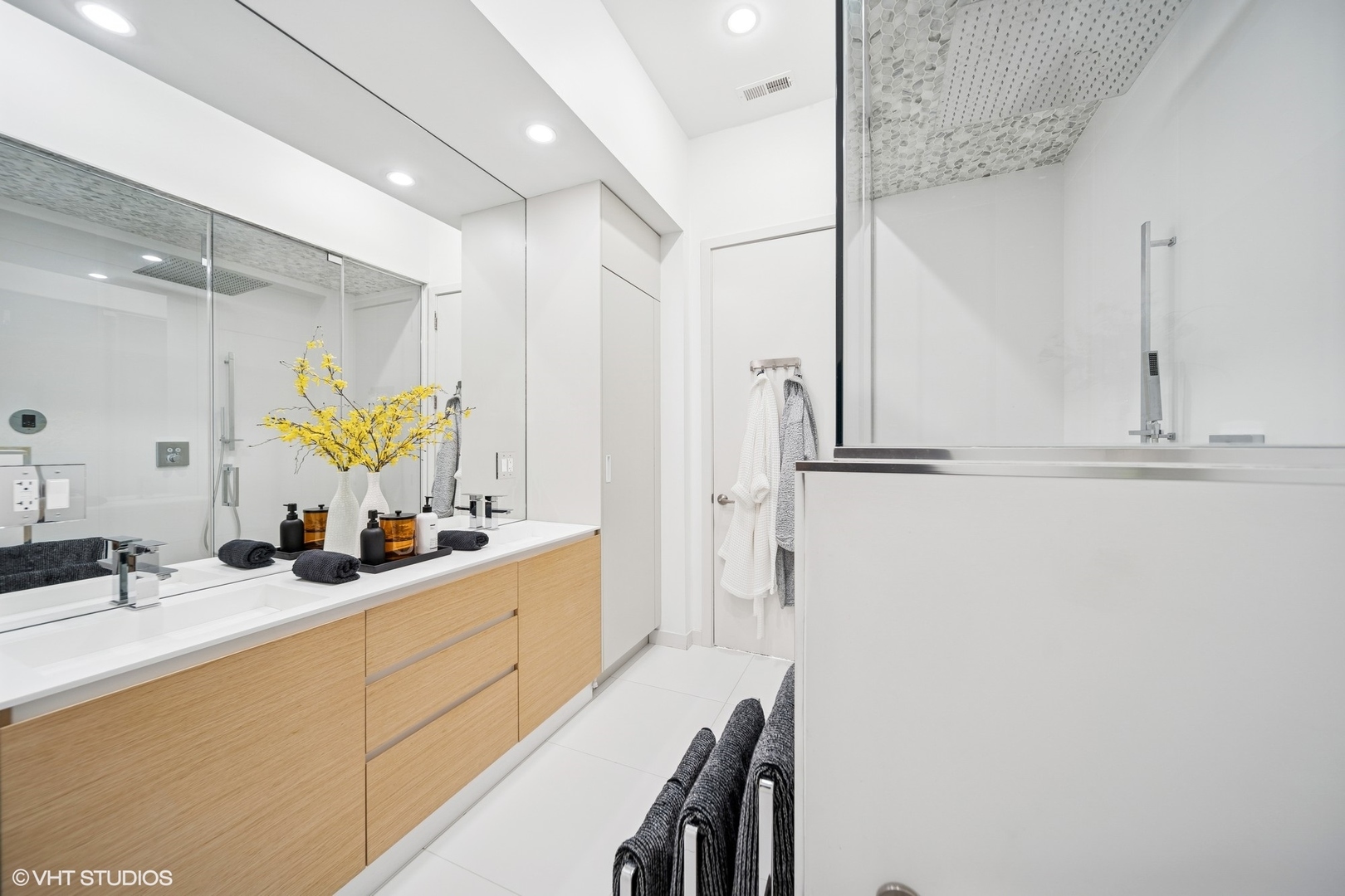 1512 W HURON Street Unit: 1