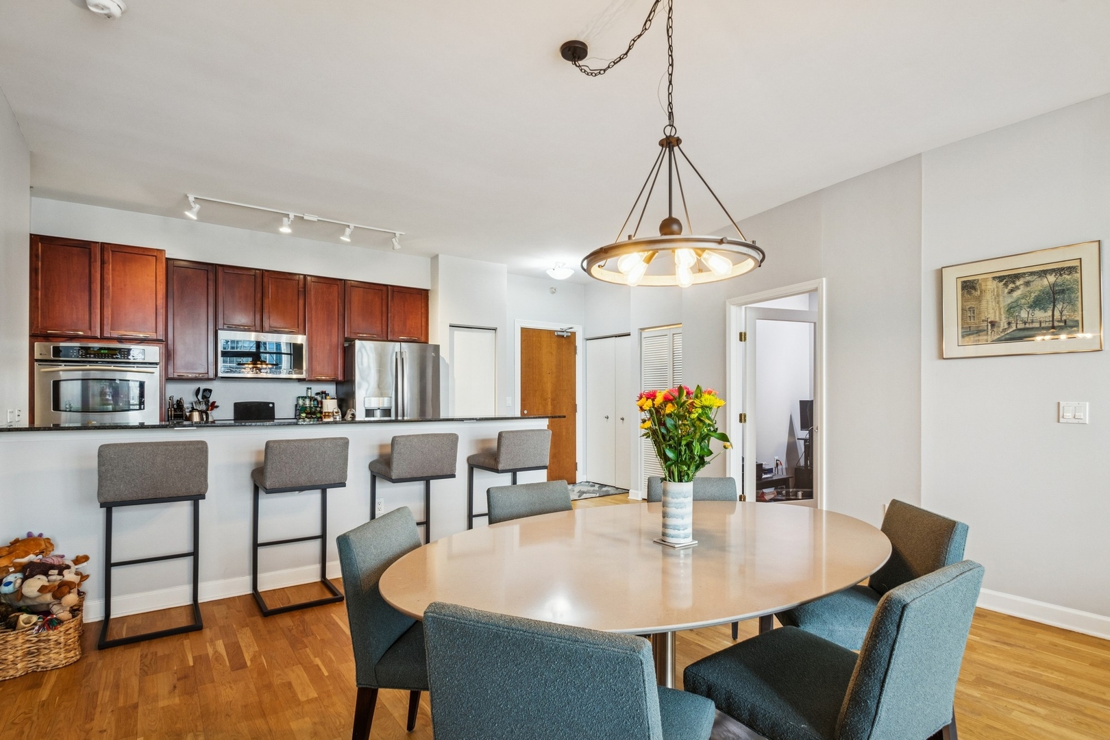 233 E 13TH Street Unit: 2002