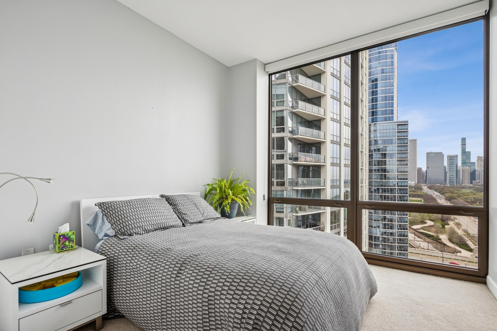 233 E 13TH Street Unit: 2002