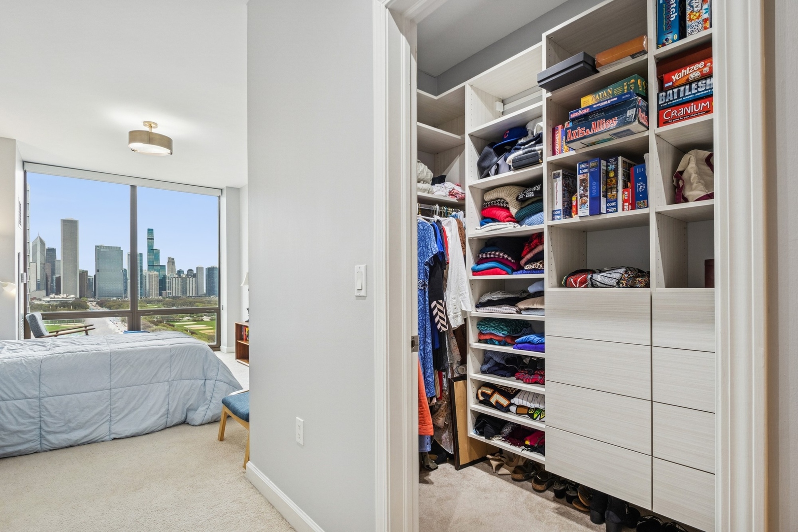 233 E 13TH Street Unit: 2002