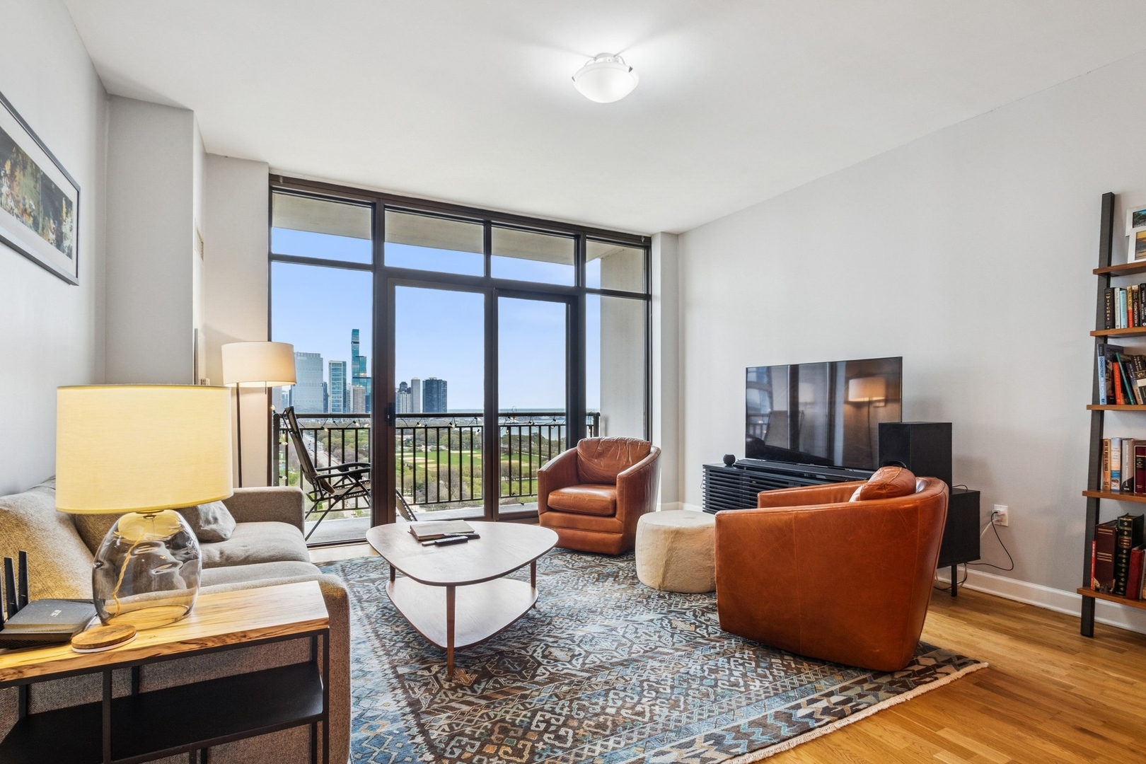 233 E 13TH Street Unit: 2002